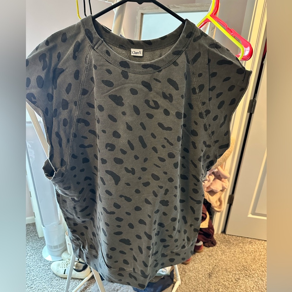 CLARE V Jaguar Print Sleeveless Sweatshirt - Picture 4 of 8